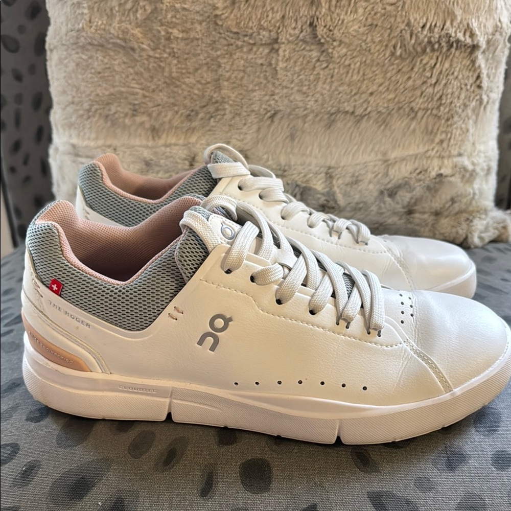 On Cloud The Roger Advantage Women’s Tennis Shoes